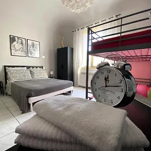 Con Bagno Privato With Private Bathroom Piaggio Vespa , Pontedera Italia